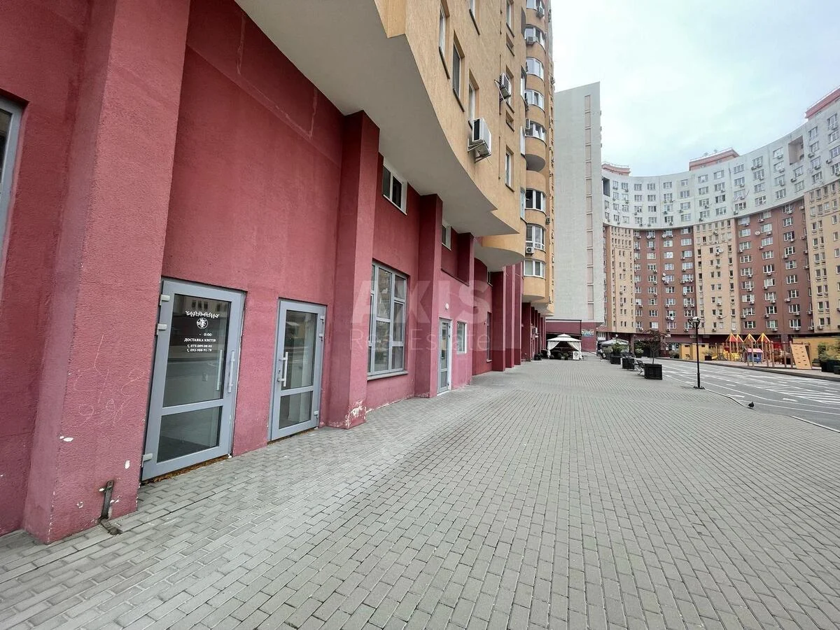 Об'єкт торгівлі вул. Кадетський гай 10, 36м2