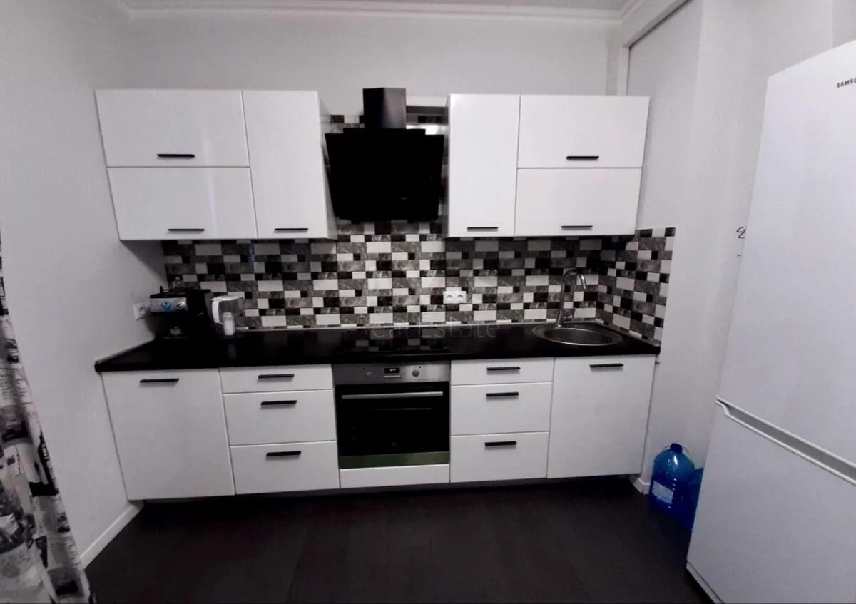 1k apartment vul. Feodosijs'ka 1А