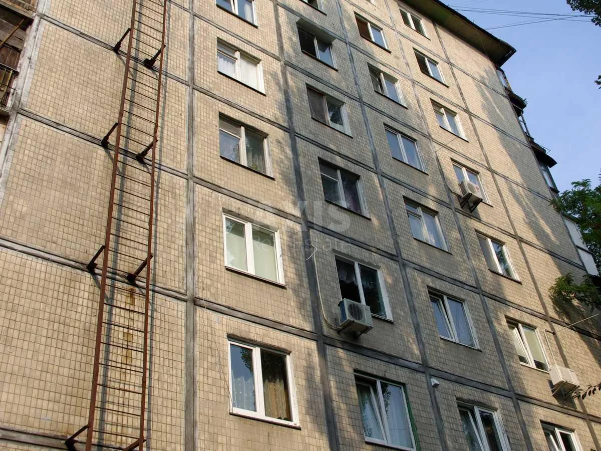Об'єкт торгівлі вул. Дорогожицька 15, 50м2