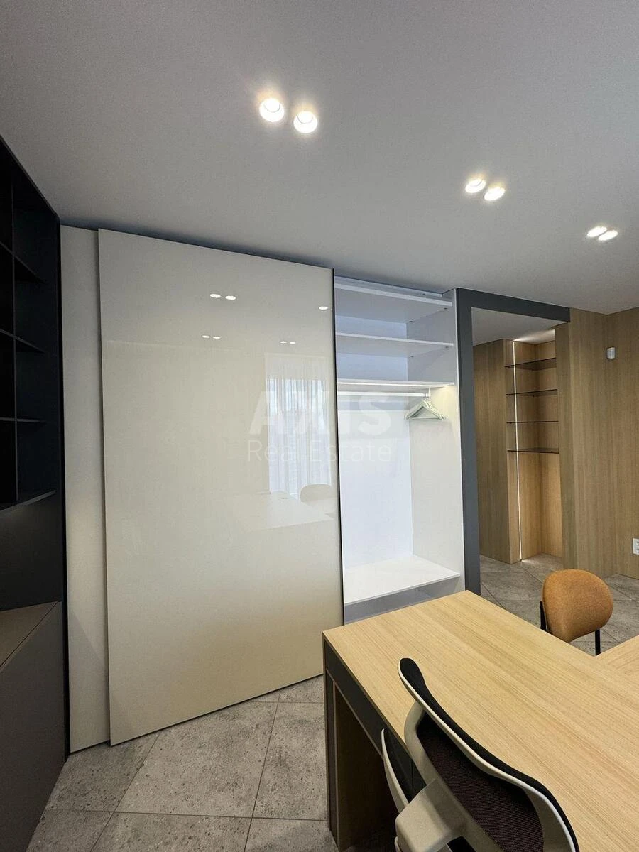 Office vul. Buslivs'ka 12, 128m2705129