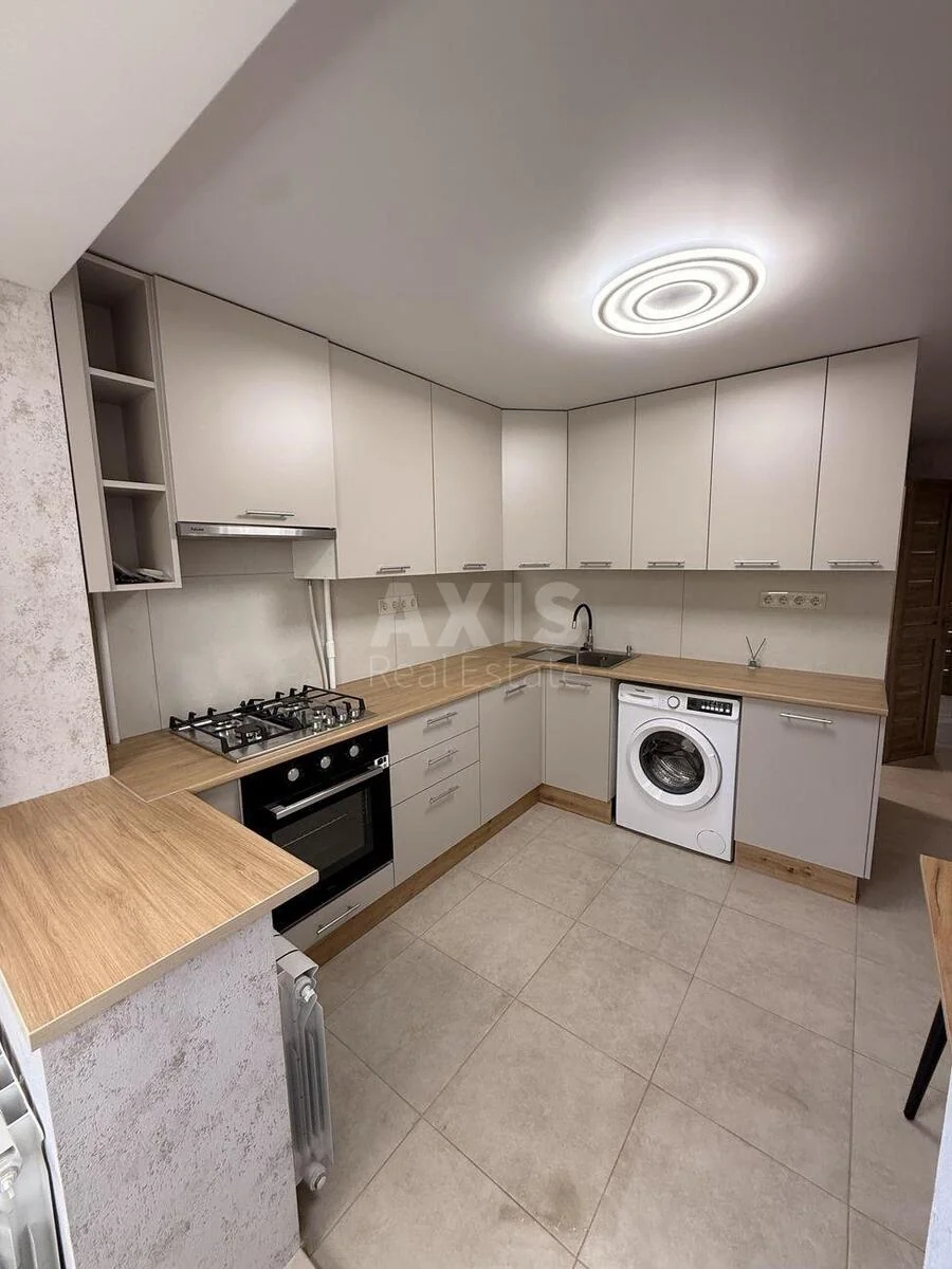 3k apartment vul. Malyshka Andrija 35