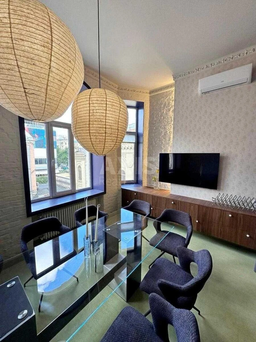 Office vul. Rustaveli Shota 15Б, 135m2672027