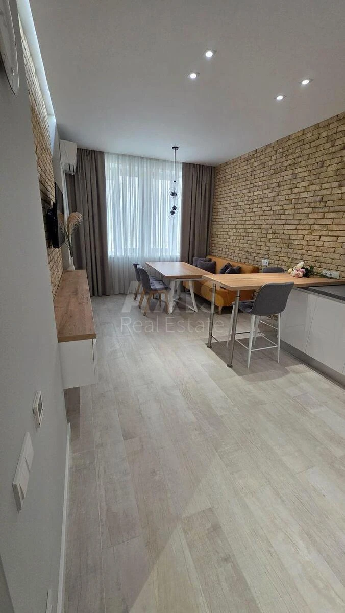 2k apartment nab. Dniprovs'ka 14688990