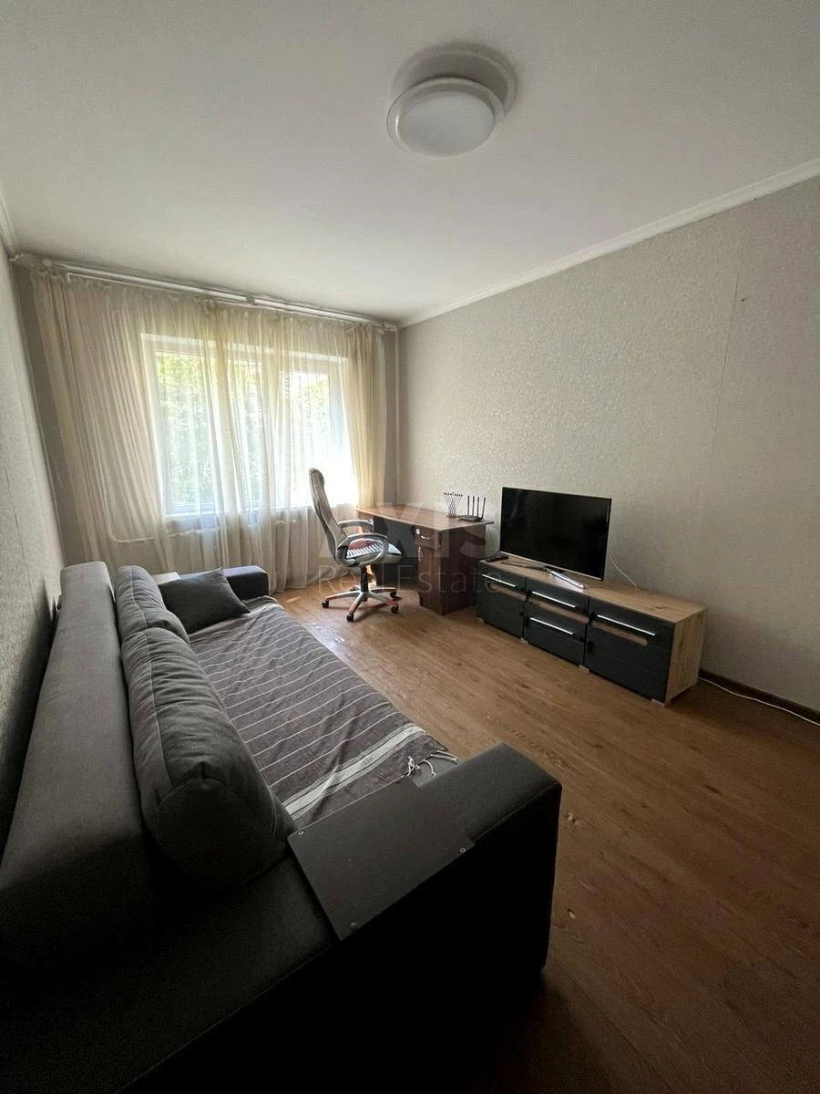 2k apartment vul. Urlivs'ka 9704003