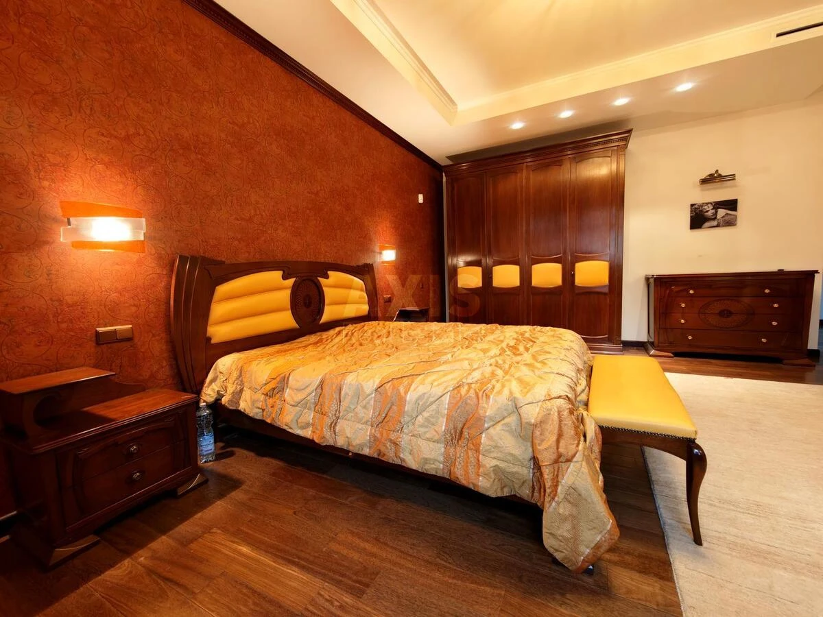 House vul. Inzhenerna, 700m2, Kyiv city6937915