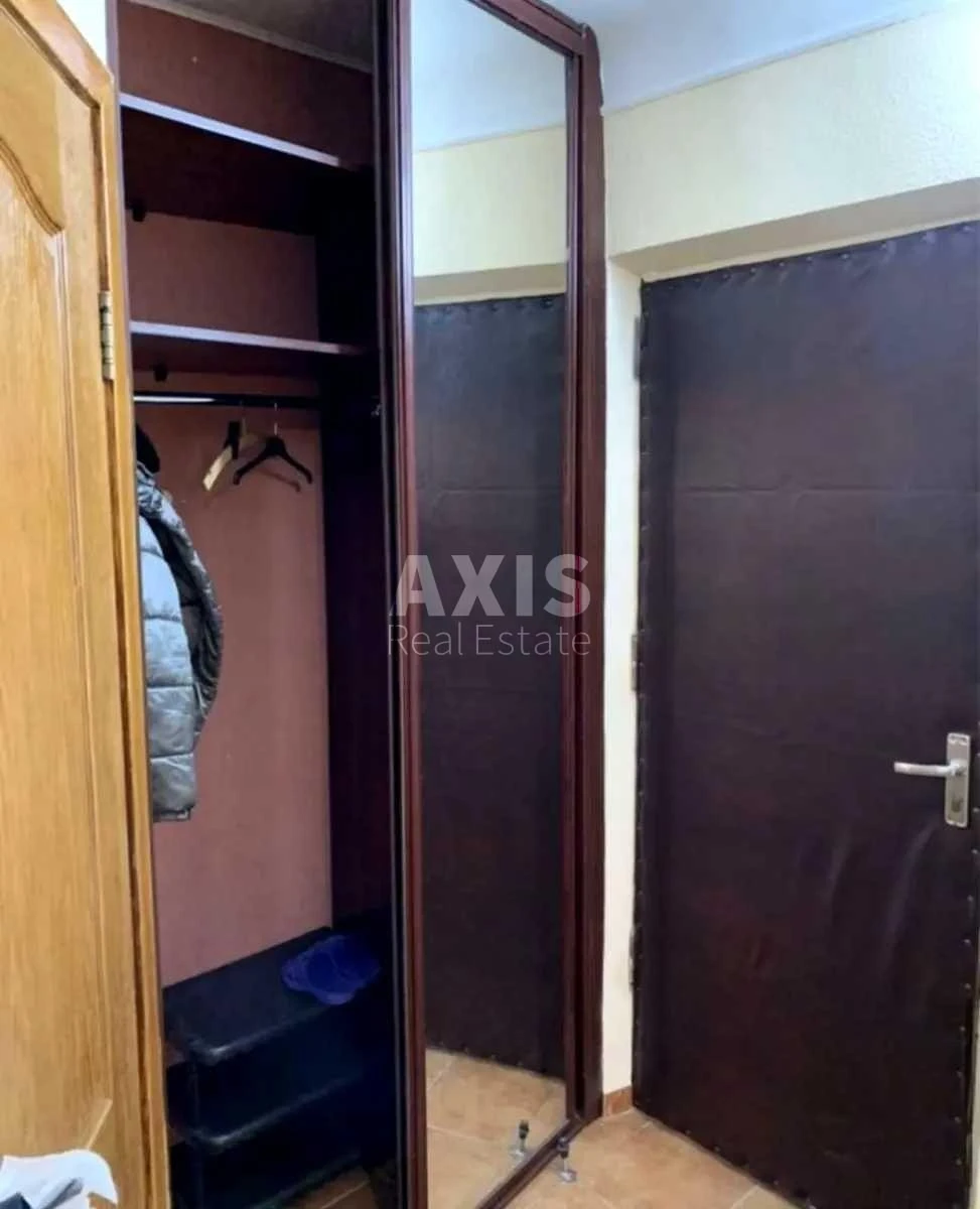 1k apartment pr. Voskresenskyy 15B695365