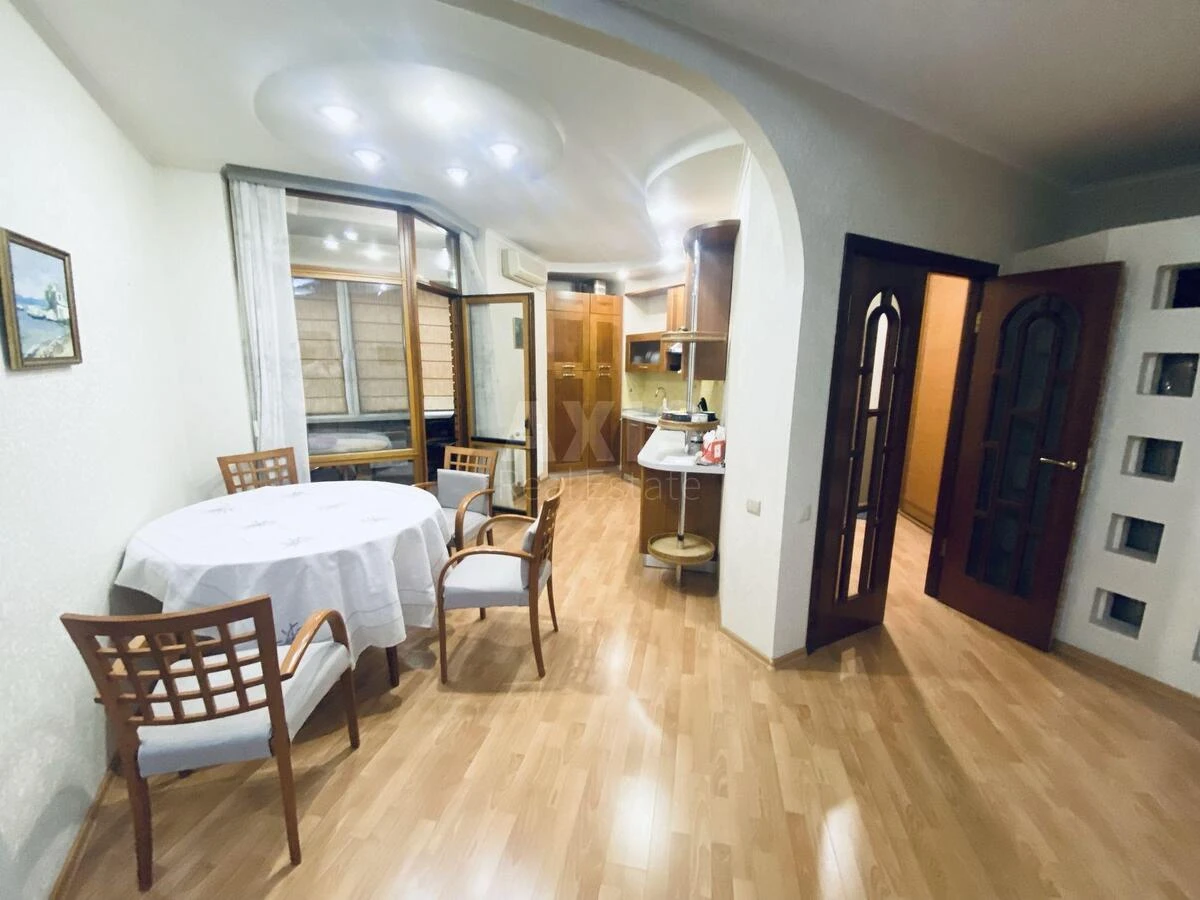 3k apartment vul. Nazarivs'ka 7Б621443