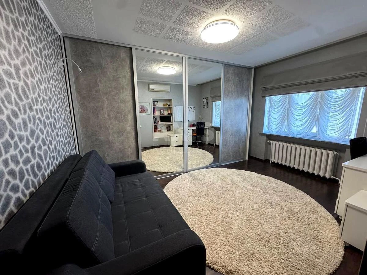 4к квартира ул. Драгоманова 31610106