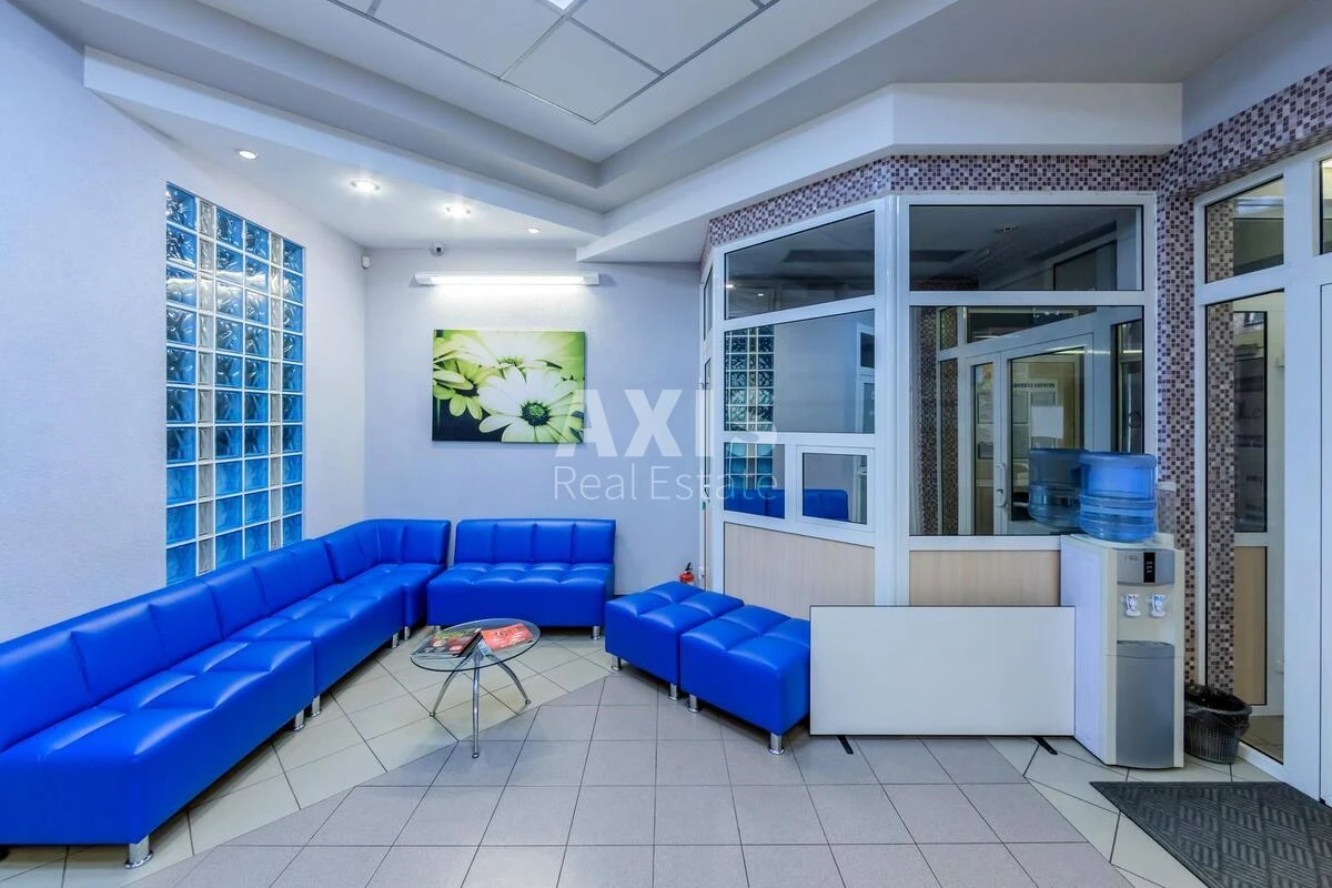 Объект сервиса ул. Сырецкая 32, 358м2600300