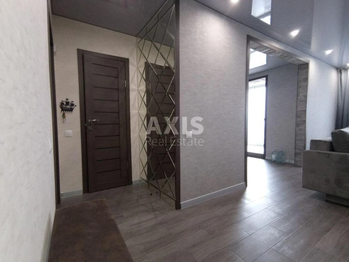 1k apartment pl. Obolons'ka 1557157