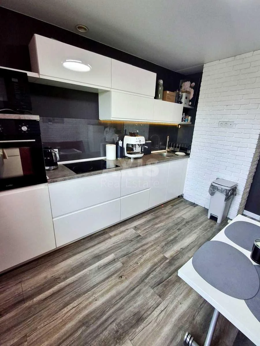 2k apartment vul. Doncja Myhajla 2Б70543