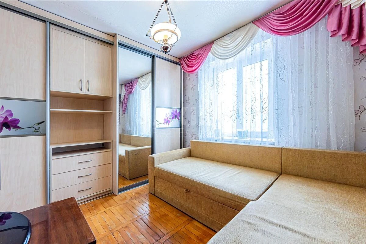 3к квартира ул. Верховинная 18665161