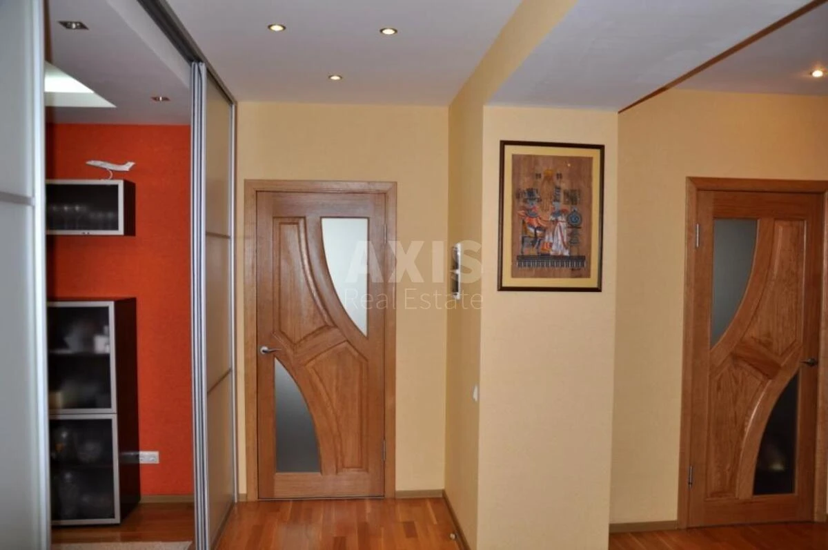 4k apartment vul. Kotel'nykova Myhajla 1655082
