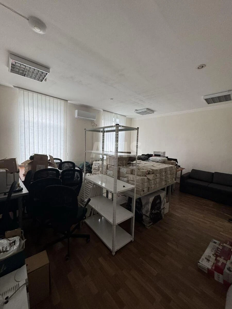 Office vul. Naberezhno-Lugova 12, 180m2634485