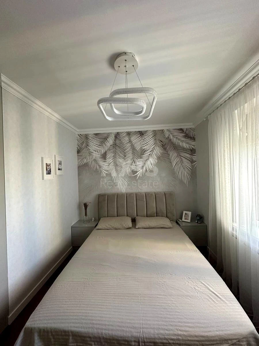 3к квартира бул. Дарницкий 106690011