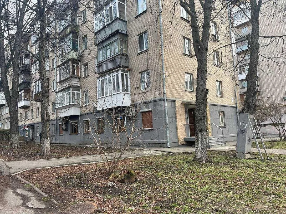 Объект торговли бул. Николая Михновского 10, 190м2