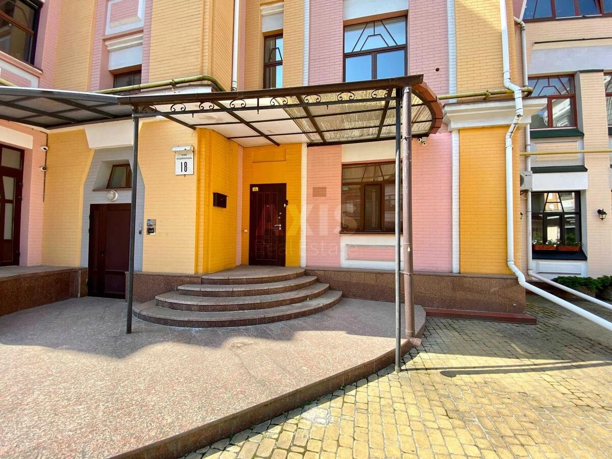 Office vul. Vozdvyzhens'ka 18, 74m271594