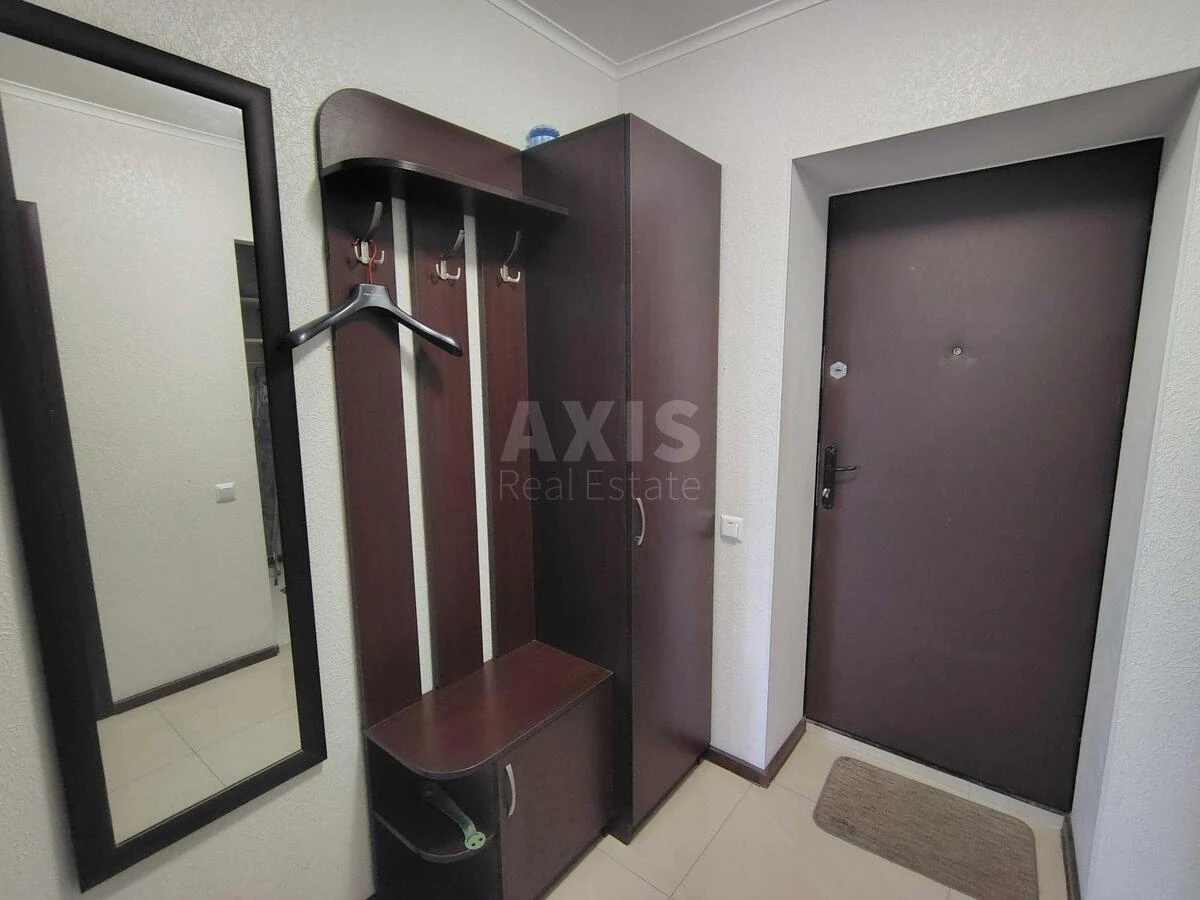 1k apartment uzv. Klovs'kyj 20671609