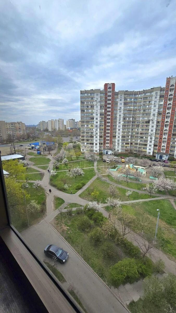 3к квартира ул. Сержа Лифаря 18672979