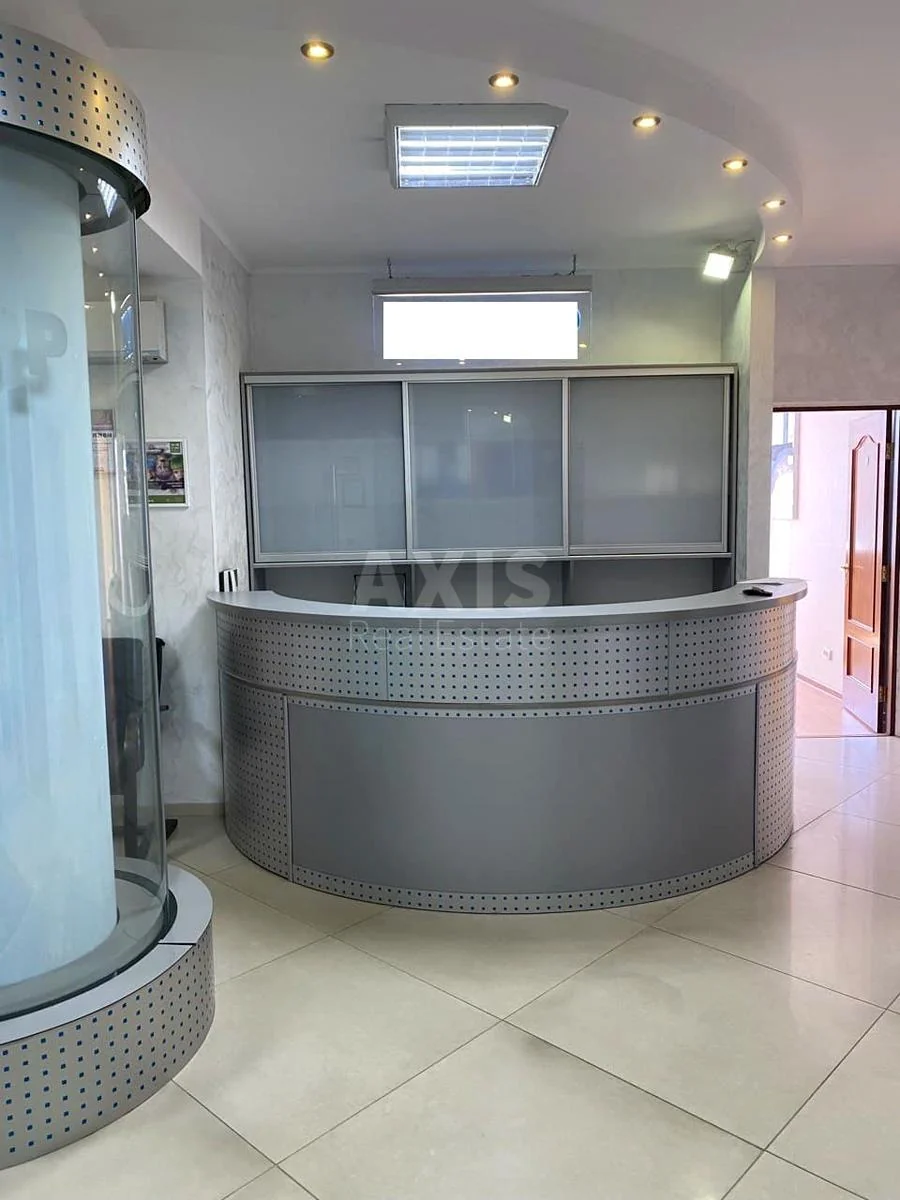 Office vul. Turivs'ka 31, 195m2