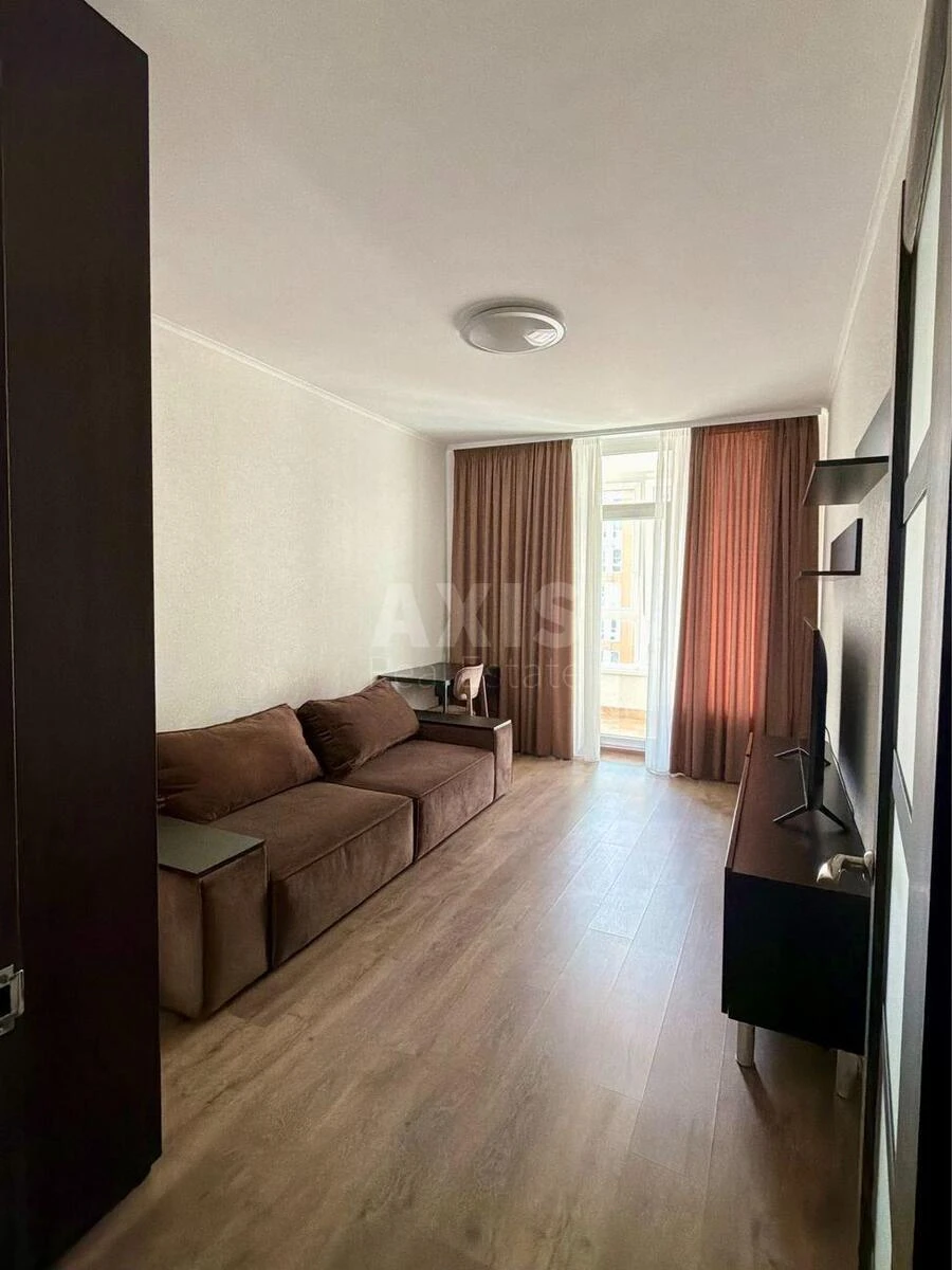2k apartment pr-t Berestejskij 67671261