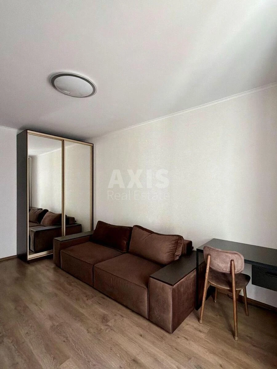 2k apartment pr-t Berestejskij 67671262