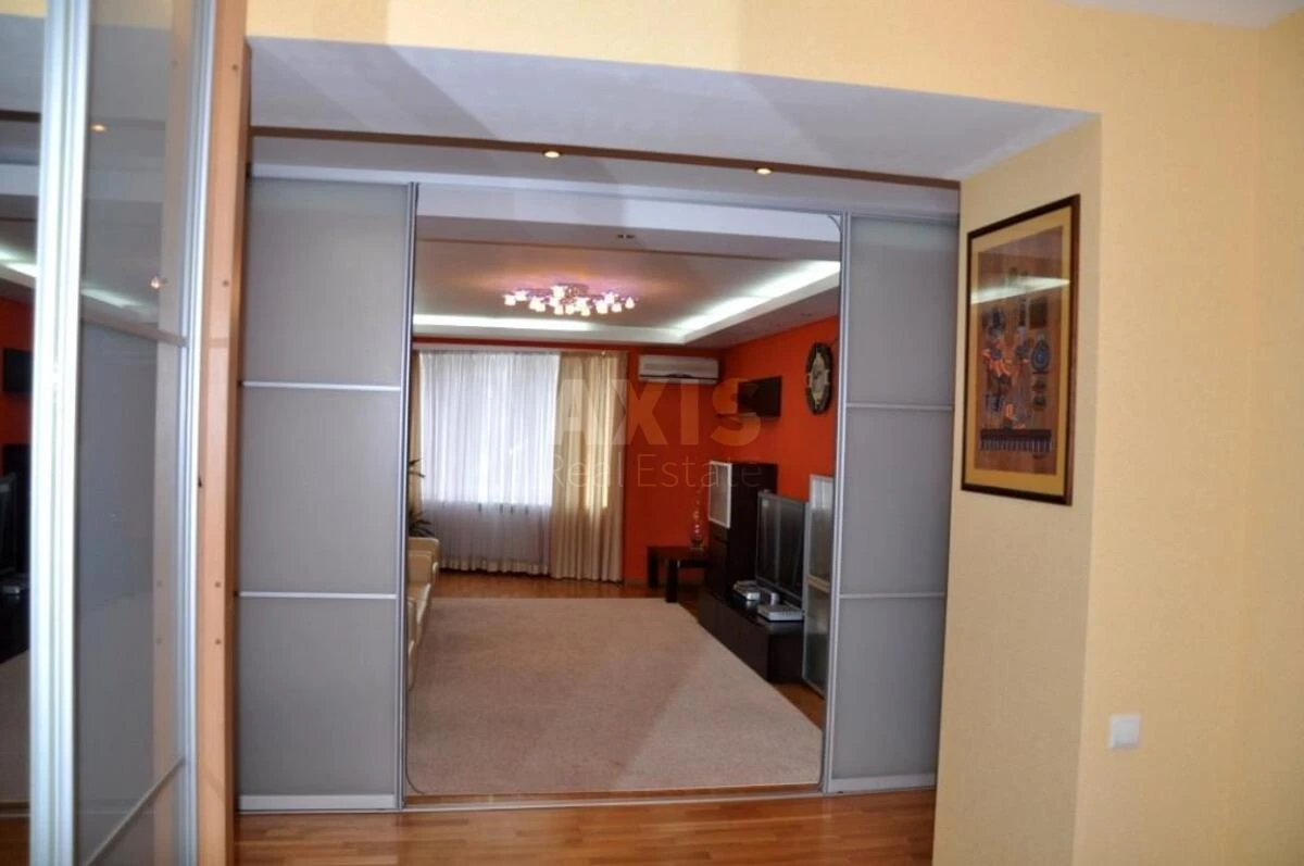 4к квартира ул. Котельникова Михаила 1655084