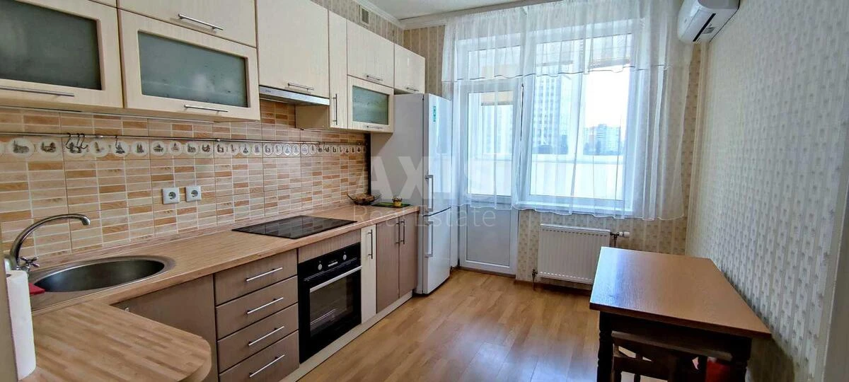 2к квартира пр-т Глушкова Академика 9В715115