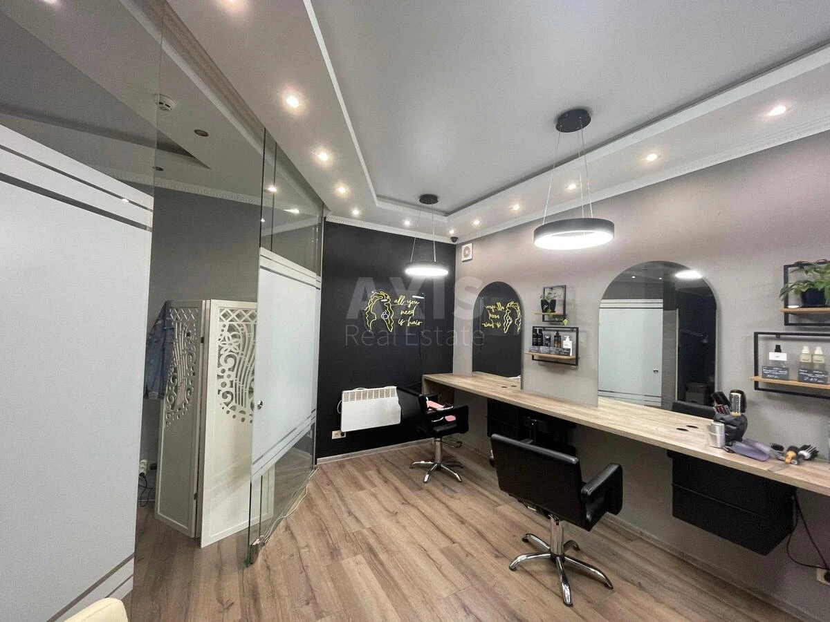 Trade object vul. Ahmatovoi' Anny 32/18, 70m2544641