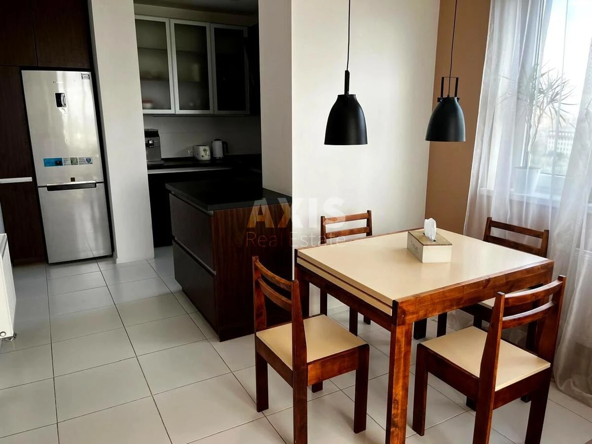 3k apartment vul. Mel'nykova fifty-one B677168