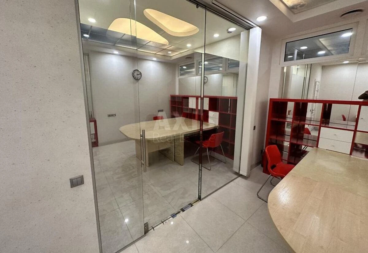 Office vul. Jevgena Konoval'cja 32Б, 60m2560277