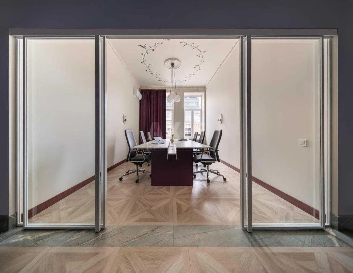 Office vul. Rustaveli Shota 15Б, 135m2672028