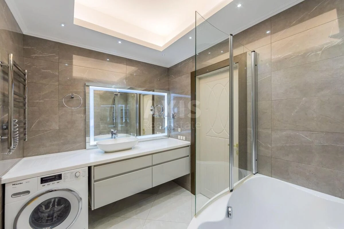 4k apartment vul. Strutyns'kogo Sergija 2640175