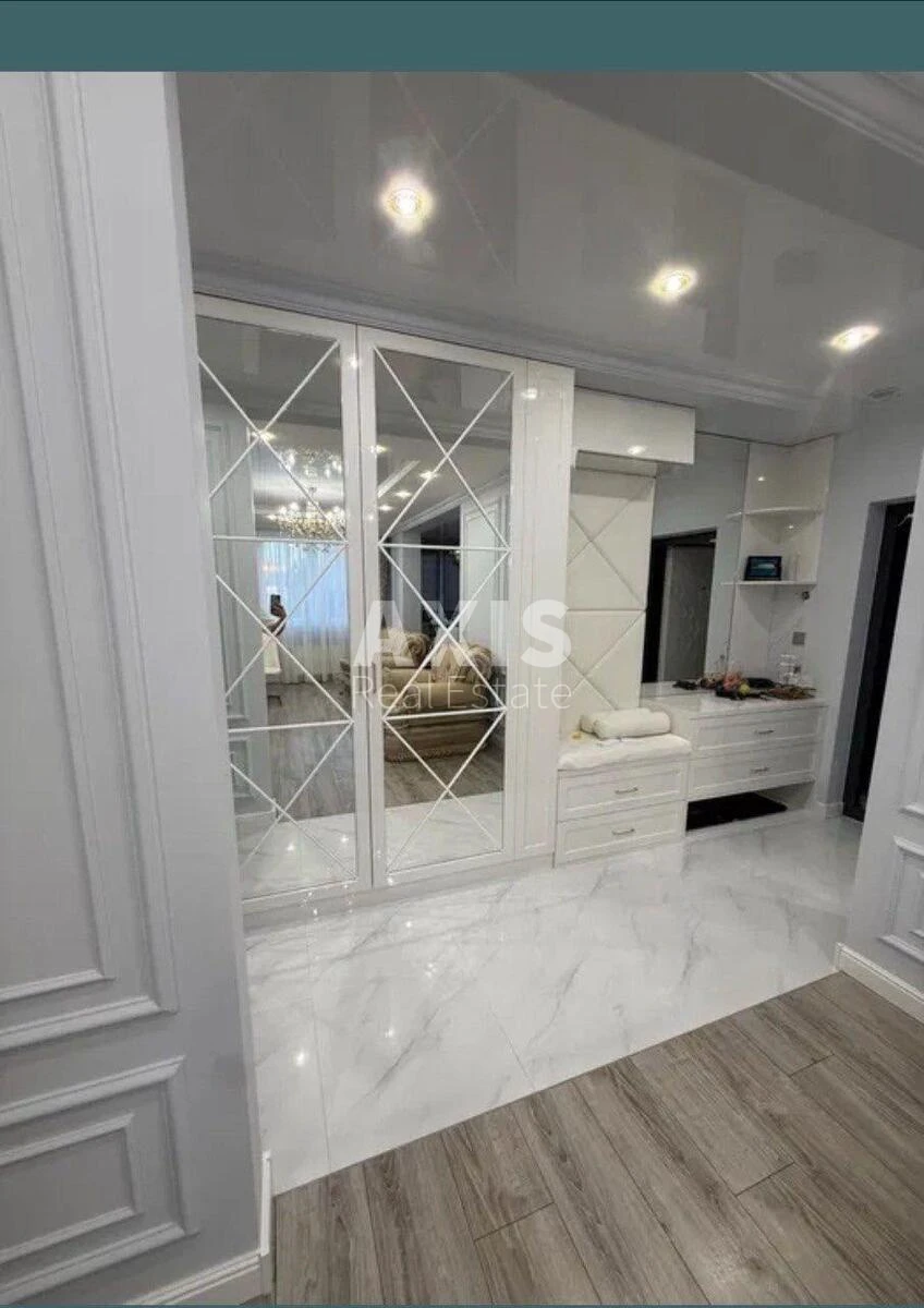2k apartment pr-t Vidradnyj 2706722