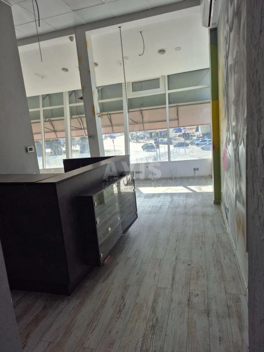 Объект торговли ул. Сверстюка Евгения 3Б, 61м2660898