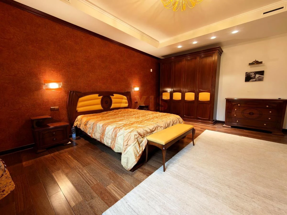 House vul. Inzhenerna, 700m2, Kyiv city6937916