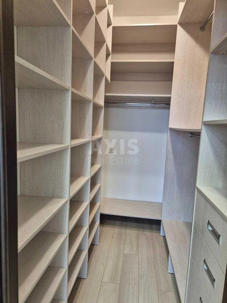 3k apartment vul. Parkovo-Syrec'ka 4Б6834210