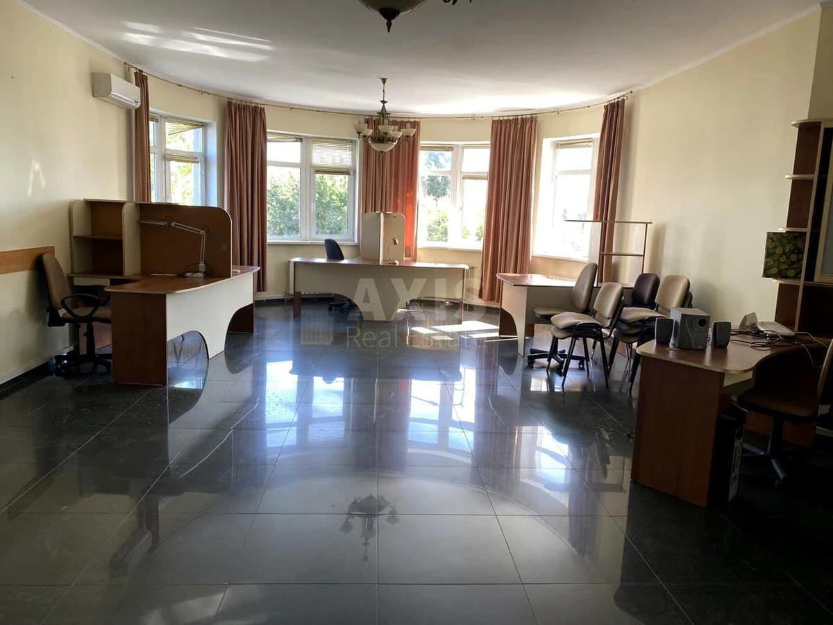 Office vul. Turivs'ka 31, 195m2711711