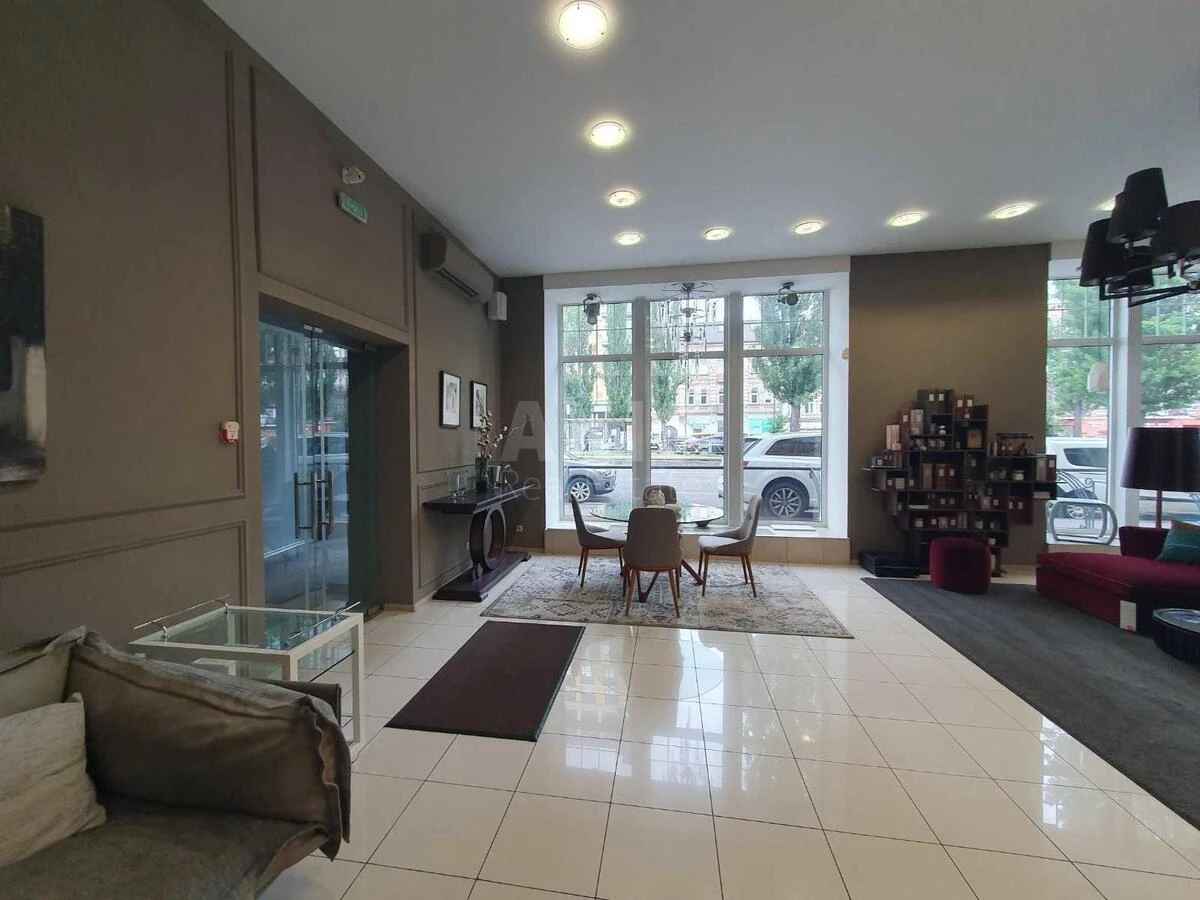 Объект торговли ул. Верхний Вал 30, 187м26713811