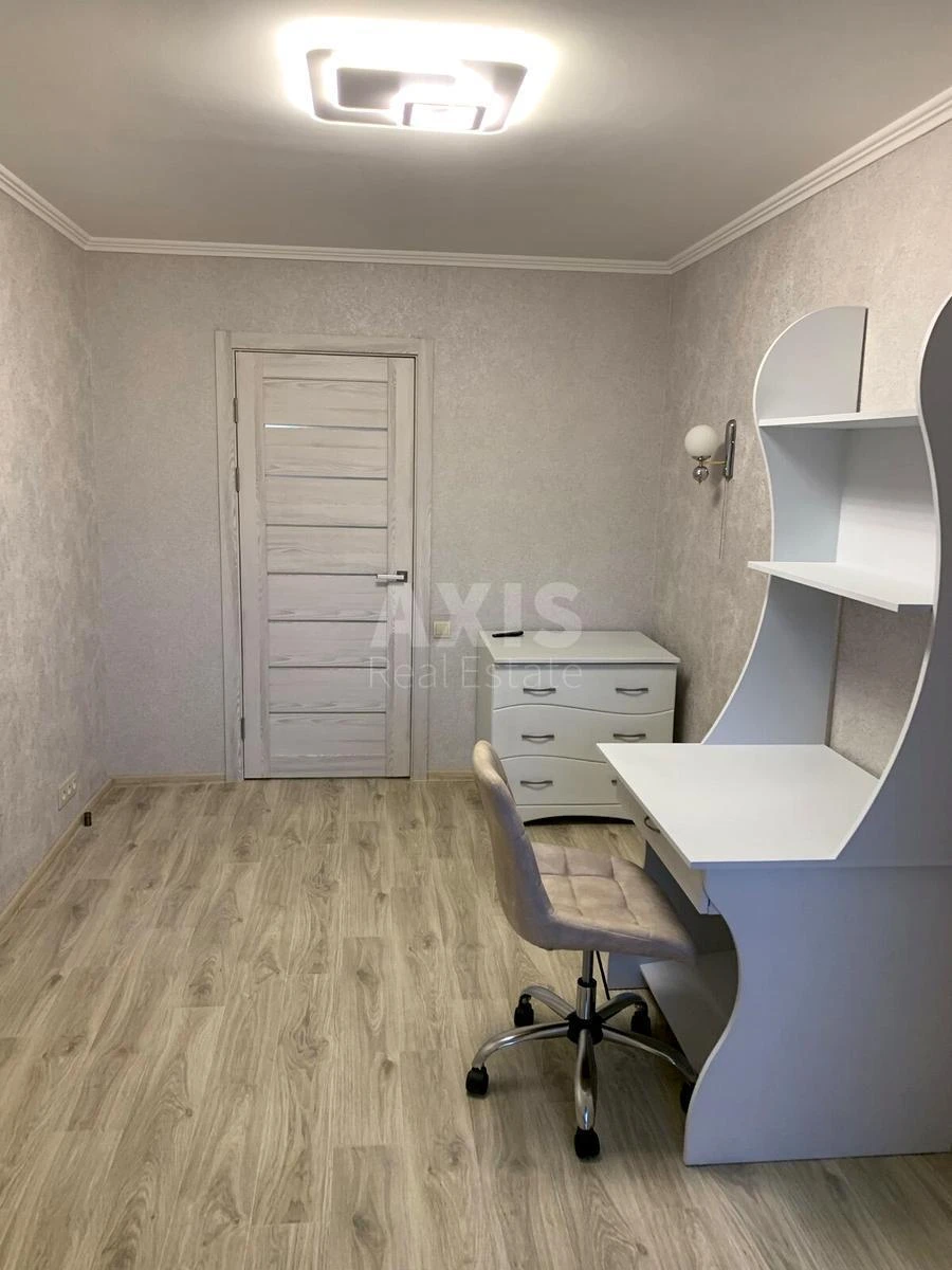 2к квартира ул. Княжий Затон 14В685096