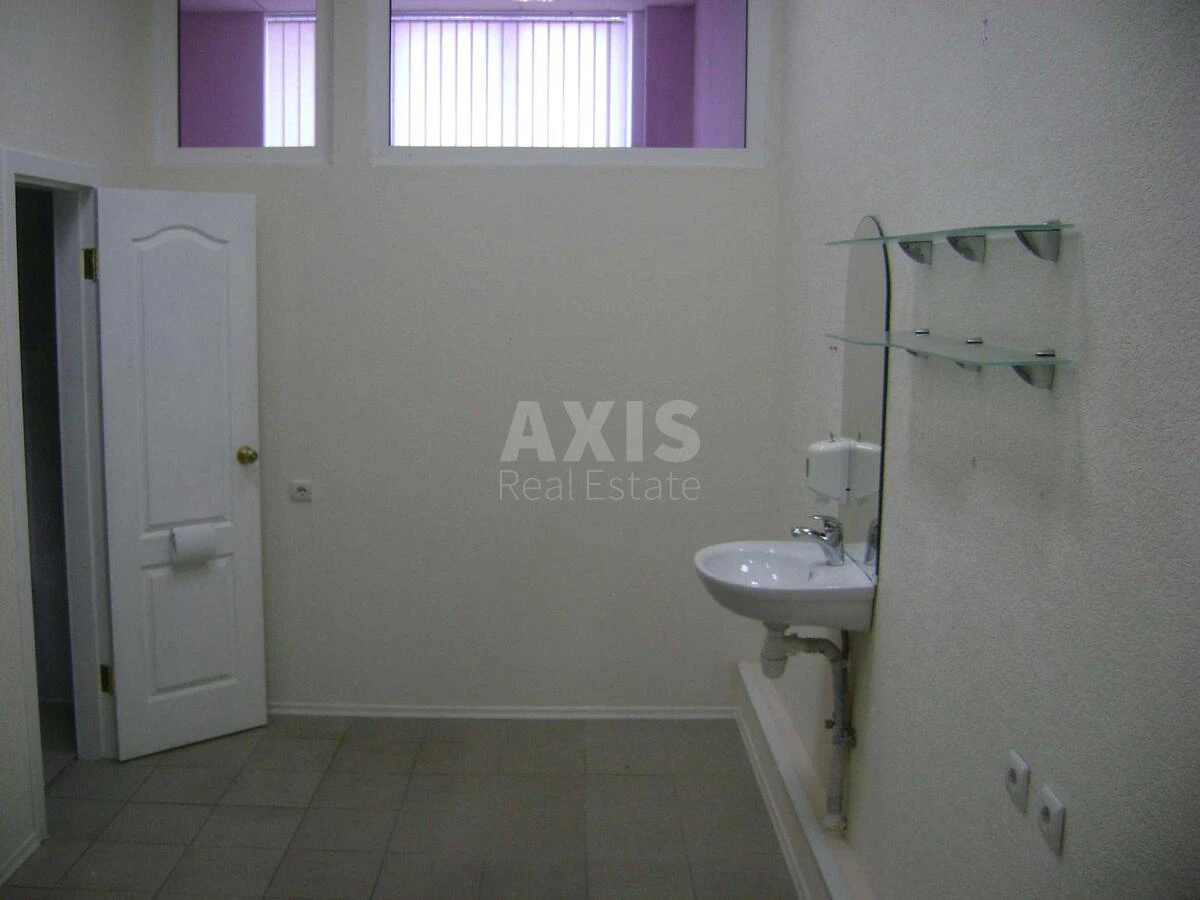 Объект торговли ул. Саперно-Слободская 8, 88м2675613