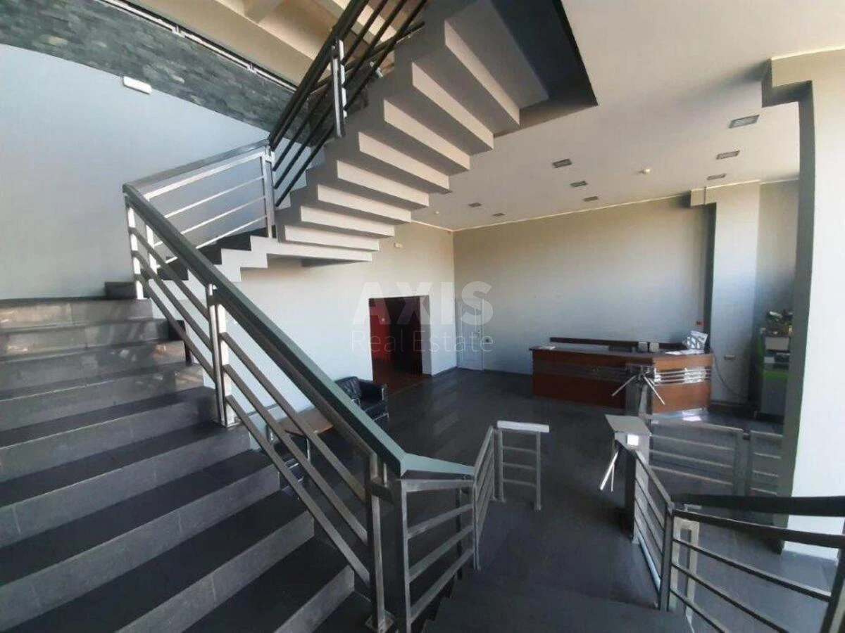Office vul. Nyzhn'ojurkivs'ka 45, 2300m271836