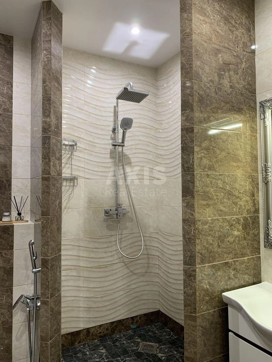2k apartment vul. Myhajla Maksymovycha 3Д718779
