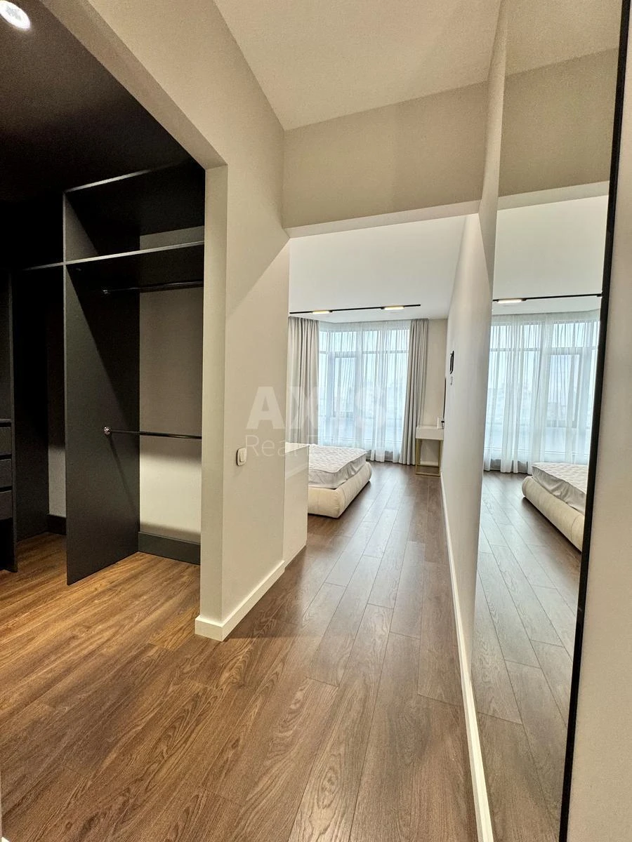 4k apartment vul. Strutyns'kogo Sergija 26579112