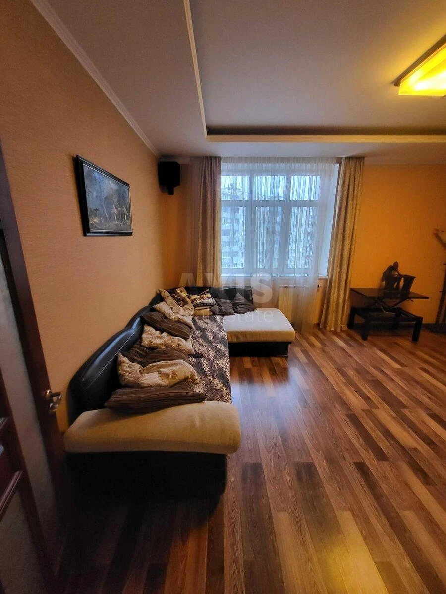 3к квартира пр-т Владимира Ивасюка 26А677704