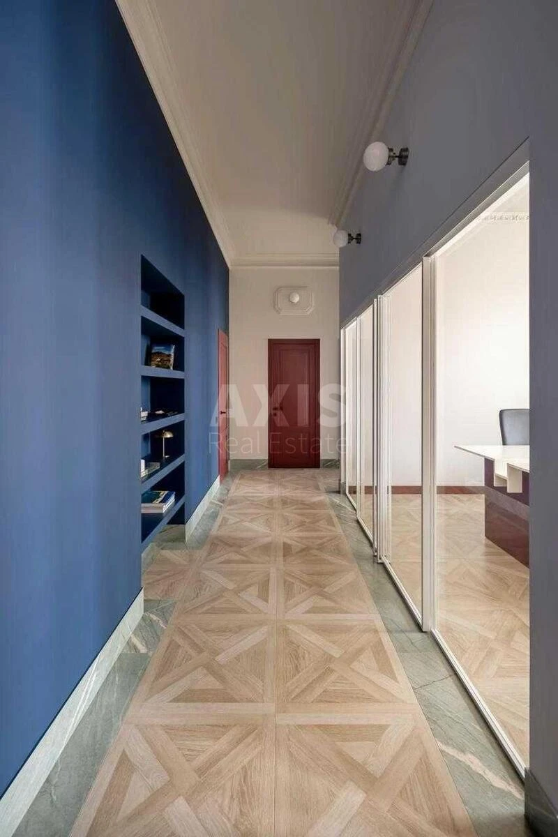 Office vul. Rustaveli Shota 15Б, 135m26720210