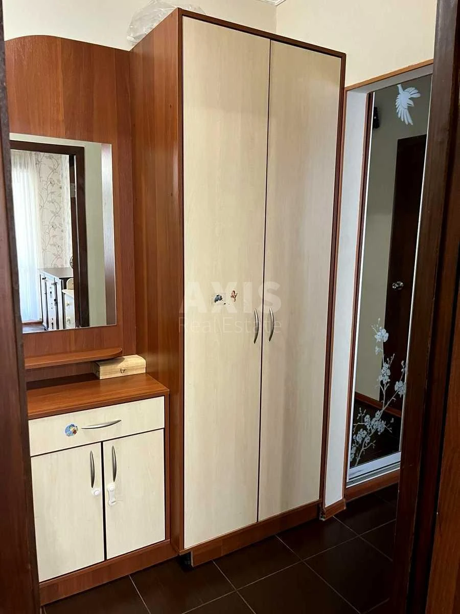 2k apartment vul. Urlivs'ka 9704006