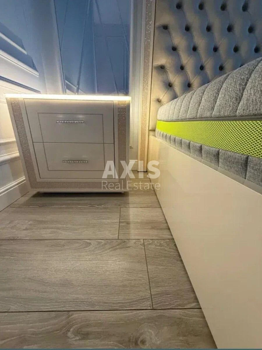 2k apartment pr-t Vidradnyj 2706724