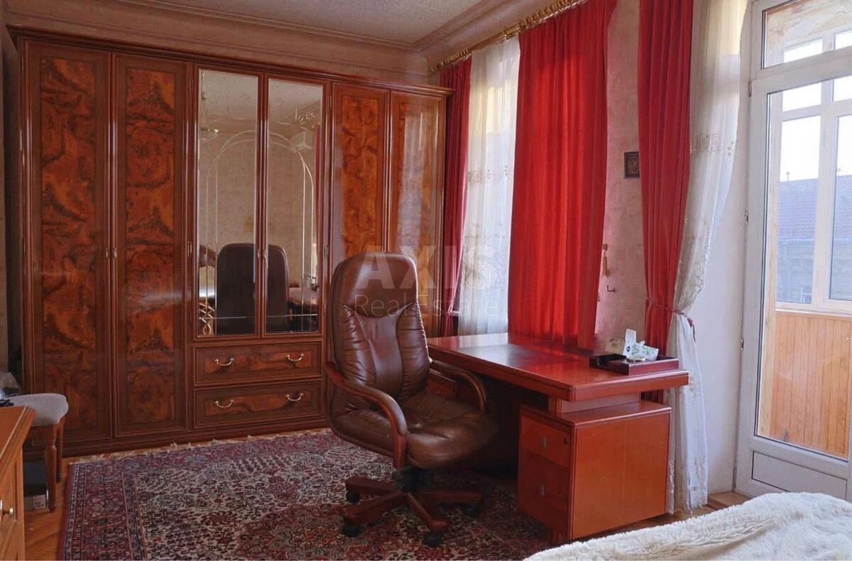 4к квартира спуск Кловский 17693364