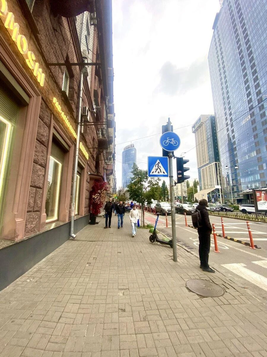 Объект торговли ул. Бассейная 17, 100м264446